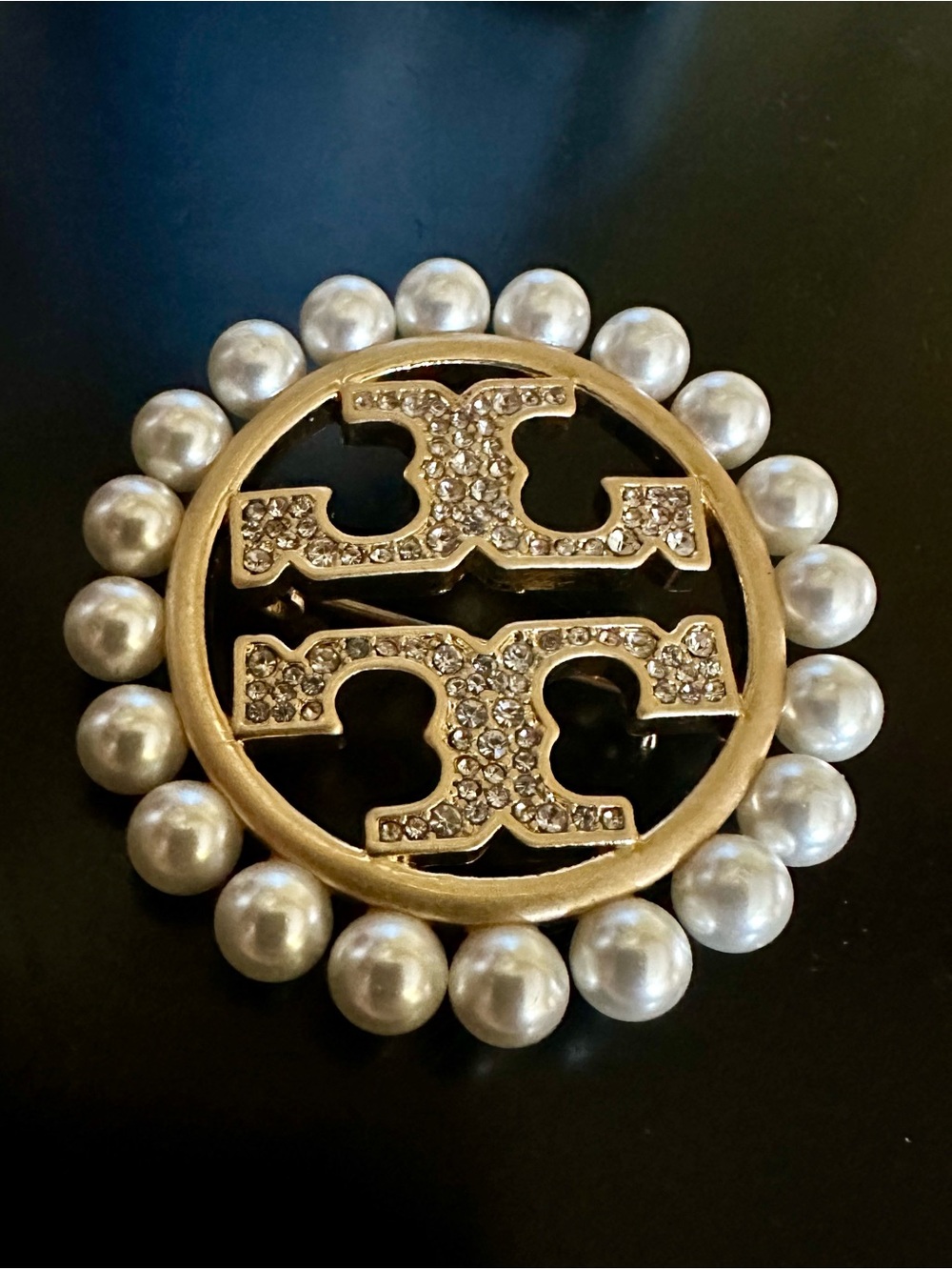 New Tory Burch Classic Logo Miller Crystal Pearl Crystal Gold Brooch Pin w/Tag